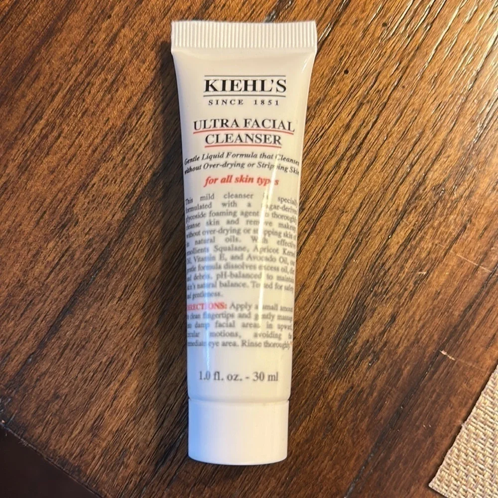KIEHL’S Ultra Facial Cleanser AND Super Multi-Corrective Soft cream - Picture 2 of 5